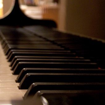 up close view of piano