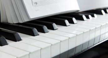 15 Easy Pop Songs To Play On Piano