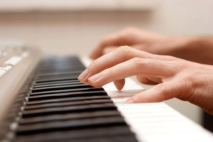 Digital Pianos Buying Guide - Piano Touch