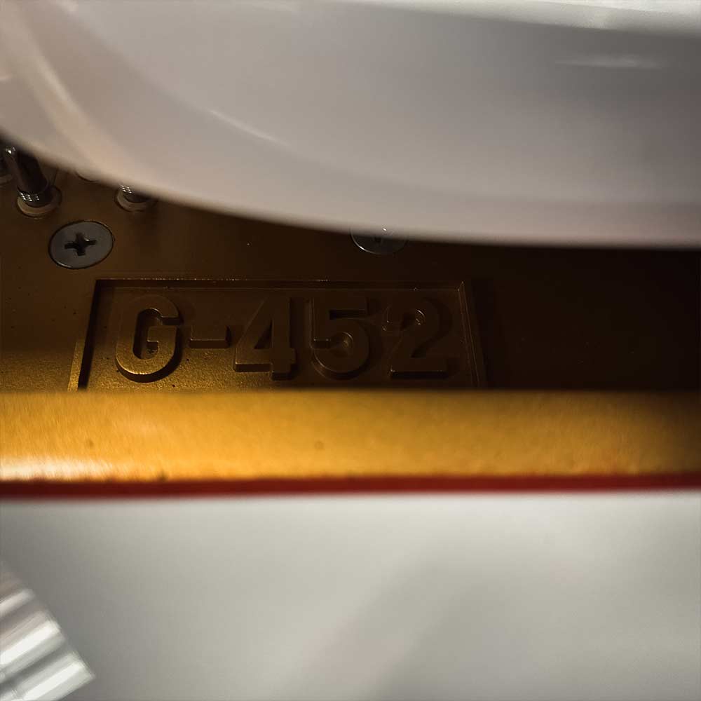 Used Wurlitzer G4252 Grand Piano in Polished White Model Badge