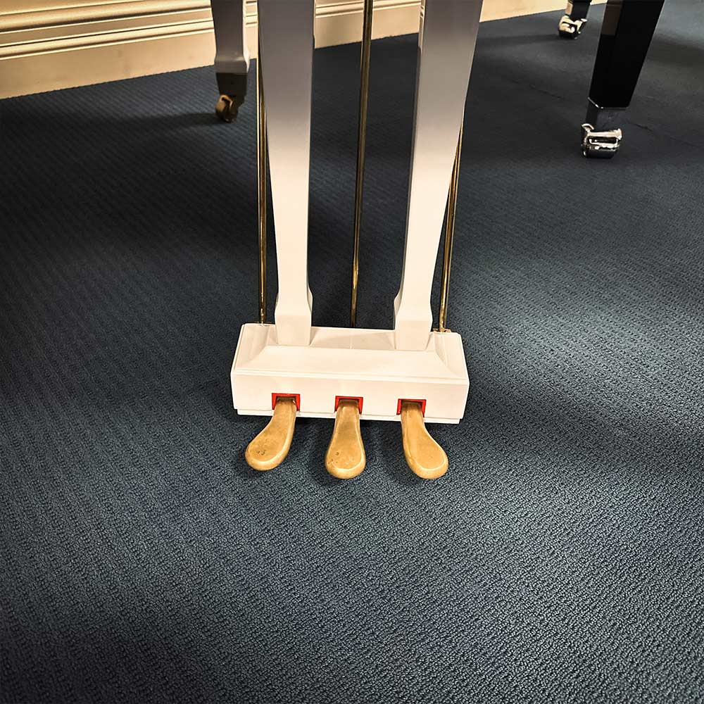 Used Wurlitzer G4252 Grand Piano in Polished White Pedals