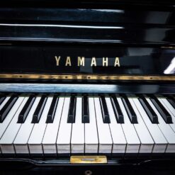 Used Yamaha U1 Upright Piano in Polished Ebony Logo