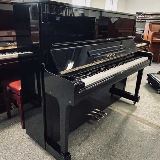 Yamaha U1A Left Angle