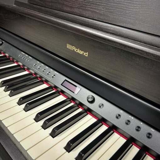 Roland HP702 in Dark Rosewood Logo