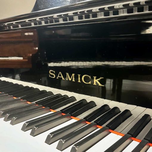 Samick SG185 Grand Piano Front Logo