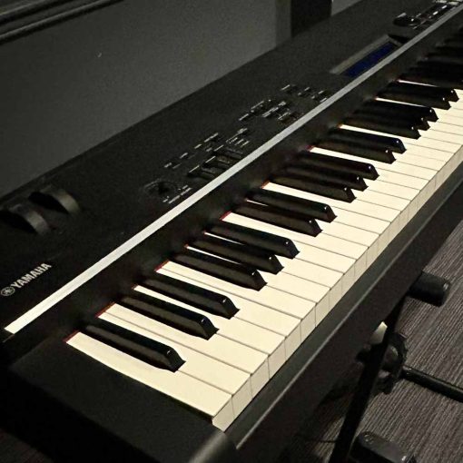 Yamaha CP4 Digital Piano Keys Left Angle